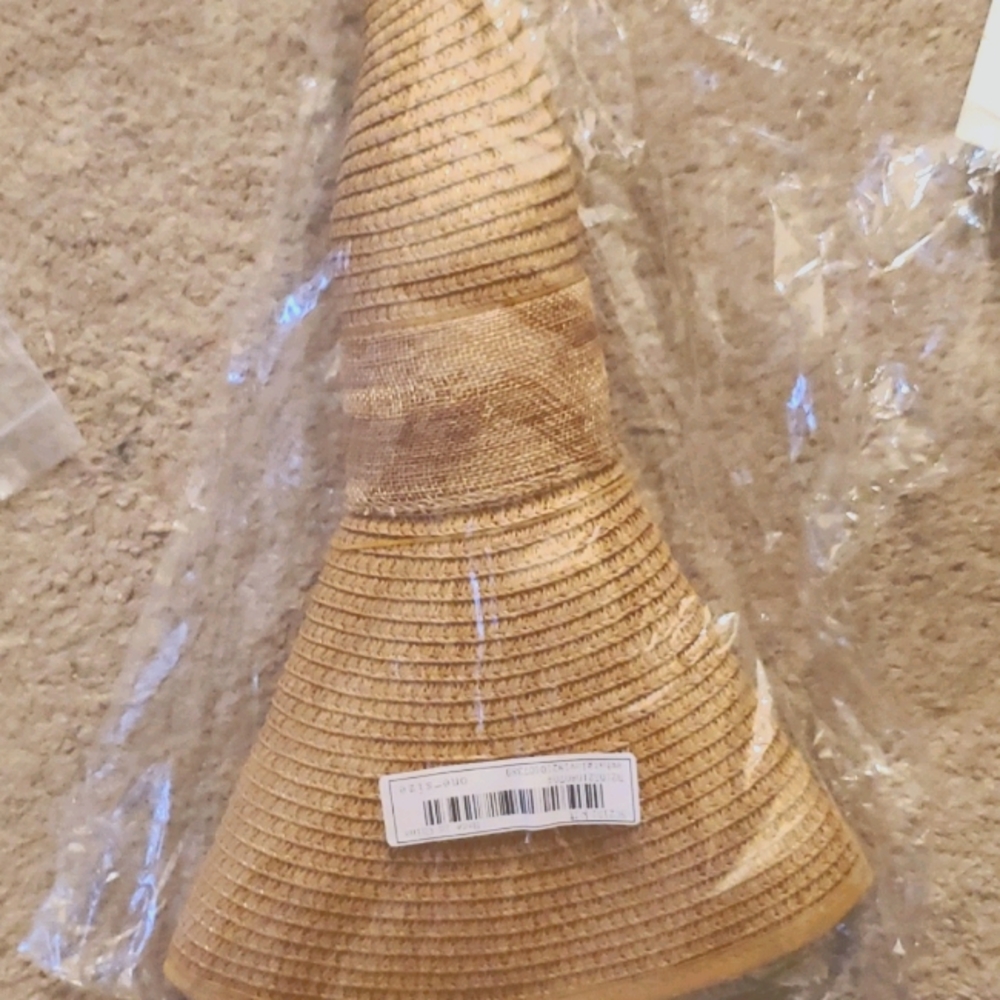 SHEIN NBW wide brimmed straw hat